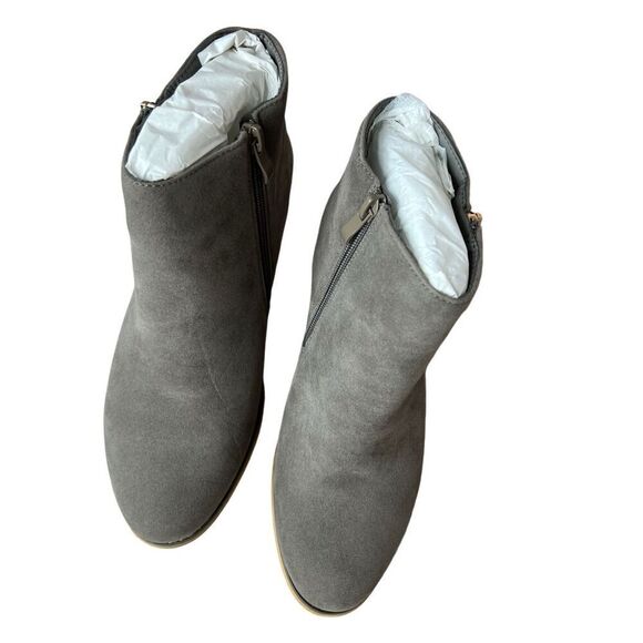 Journee Collection Trista Grey Tassel Zip-Up Faux Suede Boot Bootie sz 10 NWT - Picture 7 of 10